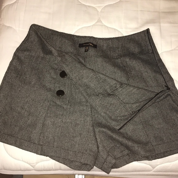 Grey Shorts - Picture 3 of 5